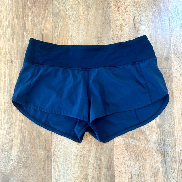lululemon athletica Pants - Lululemon Black Hotty Hot Shorts Size 4